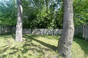 423 Pine Pl St SE, Grand Rapids, MI 49548 - Photo 23