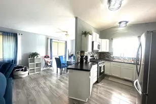 423 Pine Pl St SE, Grand Rapids, MI 49548 - Photo 7