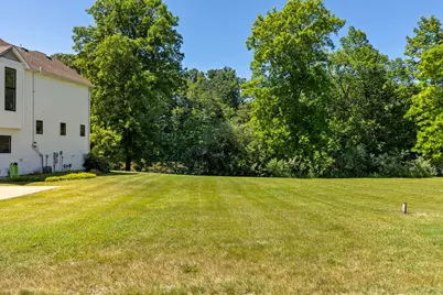 578 Swan River Drive, Benton Harbor, MI 49022 - Photo 7