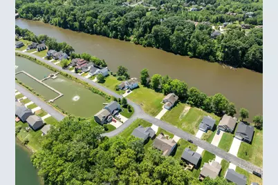 578 Swan River Drive, Benton Harbor, MI 49022 - Photo 3