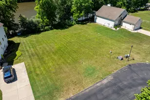 578 Swan River Dr, Benton Harbor, MI 49022 - Photo 1