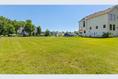 578 Swan River Drive, Benton Harbor, MI 49022 - Photo 13