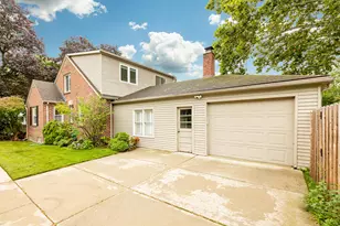 399 Auburn St, Plymouth, MI 48170 - Photo 3