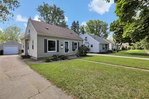 3201 Sablain Pkwy Dr, Lansing, MI 48910 - Photo 11