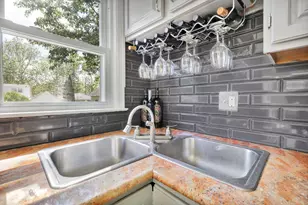 3201 Sablain Pkwy Dr, Lansing, MI 48910 - Photo 15