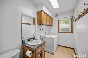 2068 Jamestown Dr SE, Grand Rapids, MI 49508 - Photo 15