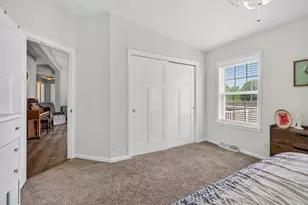 1990 Oak Leaf Dr, Adrian, MI 49221 - Photo 19