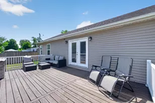 1990 Oak Leaf Dr, Adrian, MI 49221 - Photo 27