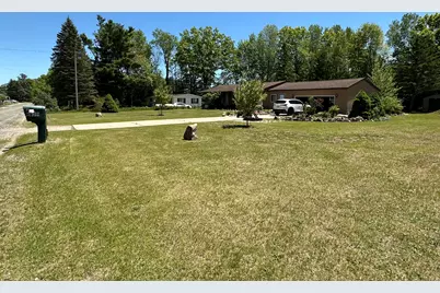 1807 S Lake Mitchell Drive, Cadillac, MI 49601 - Photo 11