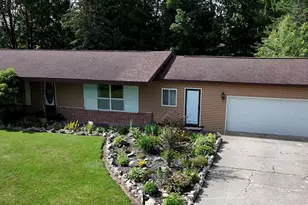 1807 S Lake Mitchell Dr, Cadillac, MI 49601 - Photo 3