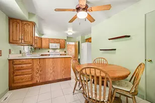 2556 Angling Rd, Kalamazoo, MI 49008 - Photo 7