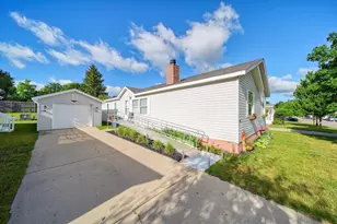 1076 Cambry Cir, Grass Lake, MI 49240 - Photo 3