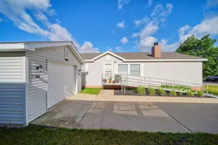 1076 Cambry Cir, Grass Lake, MI 49240 - Photo 5