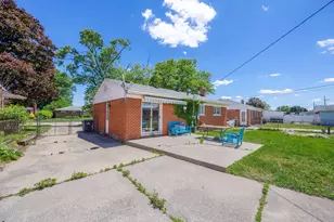 7543 N Wildwood St, Westland, MI 48185 - Photo 5