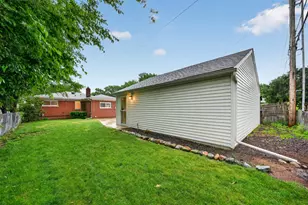29360 Howard Ave, Madison Heights, MI 48071 - Photo 31