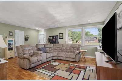 301 Pepperidge Lane, Battle Creek, MI 49015 - Photo 5