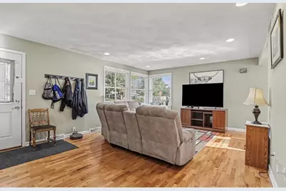 301 Pepperidge Lane, Battle Creek, MI 49015 - Photo 7