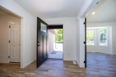 20209 Sunset Street, Livonia, MI 48152 - Photo 5