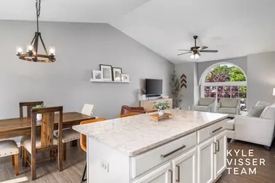 1642 Simmons Avenue NE, Grand Rapids, MI 49505 - Photo 7