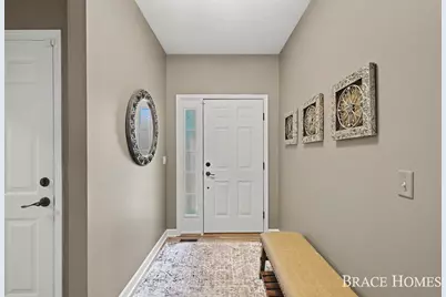 2902 Woodridge Circle NE, Grand Rapids, MI 49525 - Photo 3