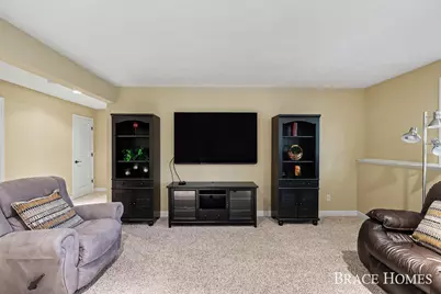 2902 Woodridge Circle NE, Grand Rapids, MI 49525 - Photo 29