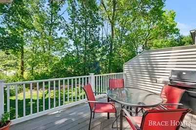 2902 Woodridge Circle NE, Grand Rapids, MI 49525 - Photo 35