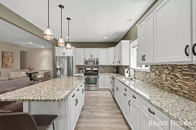 2902 Woodridge Circle NE, Grand Rapids, MI 49525 - Photo 13