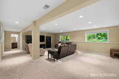 2902 Woodridge Circle NE, Grand Rapids, MI 49525 - Photo 27