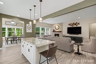 2902 Woodridge Cir NE, Grand Rapids, MI 49525 - Photo 11