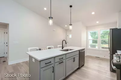 1593 N Village Circle, Kalamazoo, MI 49009 - Photo 7