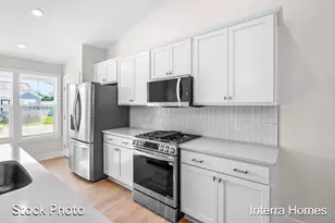 1593 N Village Cir, Kalamazoo, MI 49009 - Photo 5