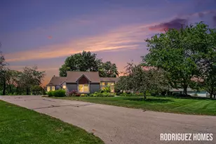 3393 English Hills Dr NW, Grand Rapids, MI 49544 - Photo 31