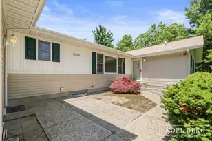 3535 S Sheridan Dr, Muskegon, MI 49444 - Photo 3