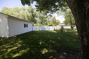 170 Floral Dr, Battle Creek, MI 49015 - Photo 5