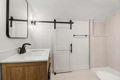 319 N Rowe Street, Ludington, MI 49431 - Photo 35