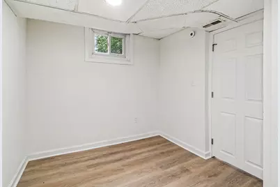 319 N Rowe Street, Ludington, MI 49431 - Photo 37