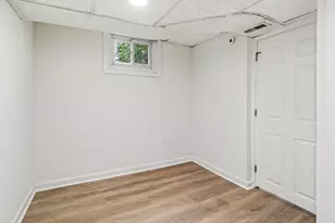 319 N Rowe St, Ludington, MI 49431 - Photo 37