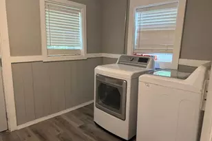 37 E Jefferson St, Newaygo, MI 49337 - Photo 5