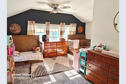 1045 Brownwood Avenue NW, Grand Rapids, MI 49504 - Photo 17
