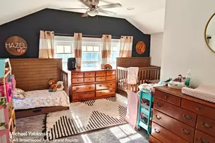 1045 Brownwood Ave NW, Grand Rapids, MI 49504 - Photo 17