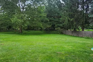 1045 Brownwood Ave NW, Grand Rapids, MI 49504 - Photo 27