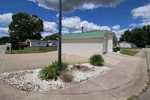 823 Raisin River Rd, Three Rivers, MI 49093 - Photo 5