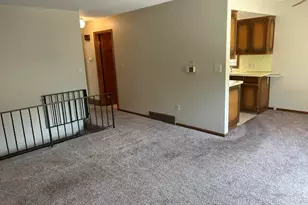 905 Village Ln, Jenison, MI 49428 - Photo 3