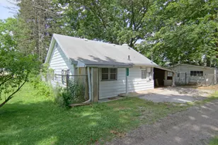 113 W 5th St, Buchanan, MI 49107 - Photo 15