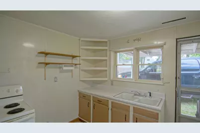 113 W 5th Street, Buchanan, MI 49107 - Photo 5