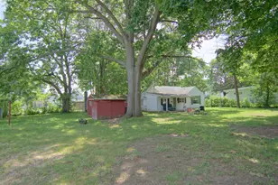 113 W 5th St, Buchanan, MI 49107 - Photo 11