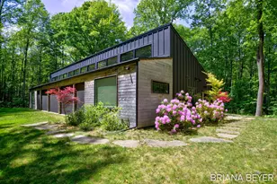 6550 Lake Effect Dr, Holland, MI 49423 - Photo 5