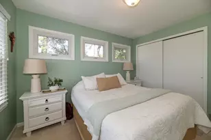 1401 E Crooked Lake Dr, Kalamazoo, MI 49009 - Photo 17