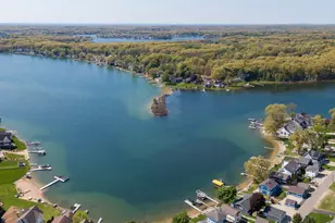 1401 E Crooked Lake Dr, Kalamazoo, MI 49009 - Photo 41
