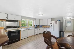 6973 Ackers Pt Dr, Delton, MI 49046 - Photo 5